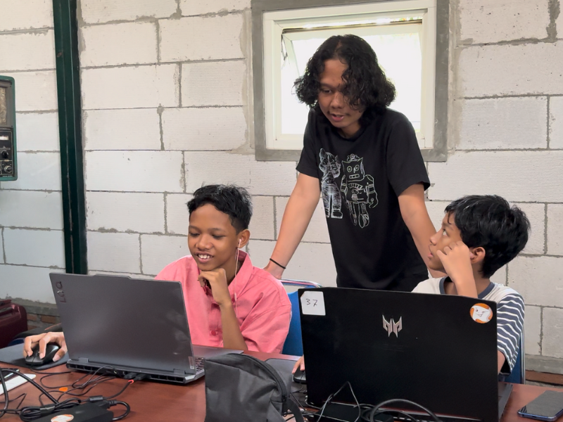 Pendidikan Sejati Berjalan Dua Arah: Anak Belajar dari Orang Tua, Orang Tua pun Belajar dari Anak