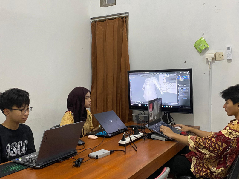 Mengapa Belajar Melalui Proyek Lebih Melekat daripada Catatan Tebal?